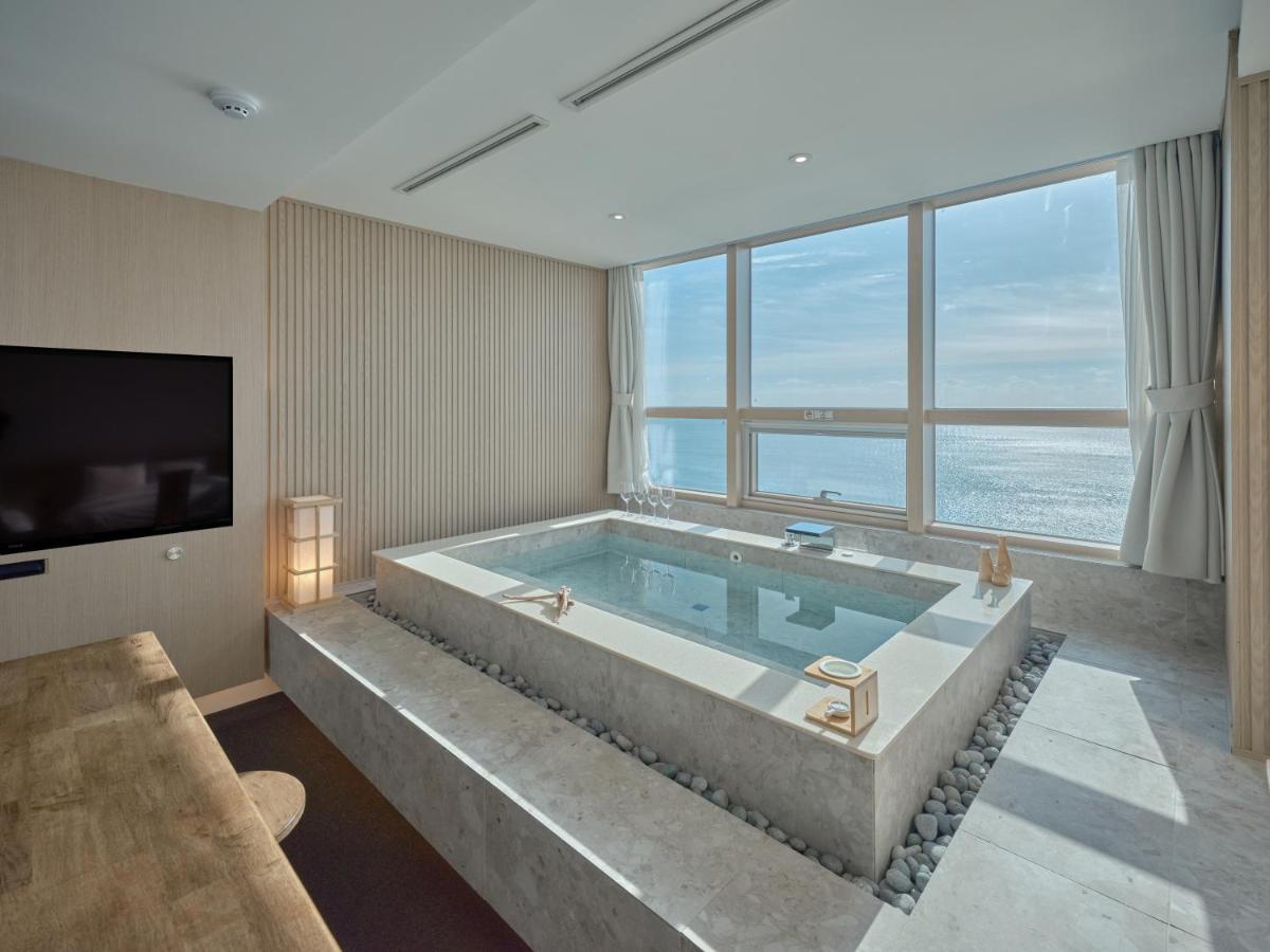 Uh Suite The Haeundae Busan Ngoại thất bức ảnh