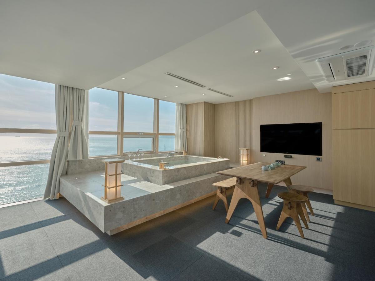 Uh Suite The Haeundae Busan Ngoại thất bức ảnh